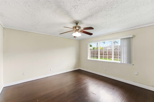 Building Photo - 3415 Honey Creek Dr