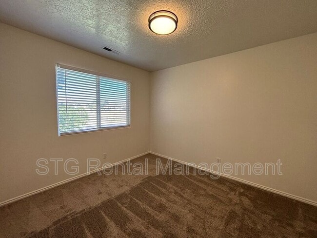 Building Photo - 425 E 1050 S