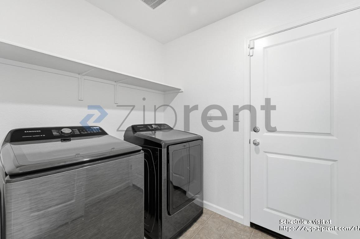 Building Photo - 756 Marcelina Ct