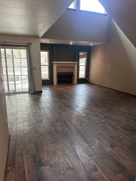 Building Photo - 1820 Windhill Ave