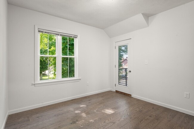 Building Photo - 599 Broadway