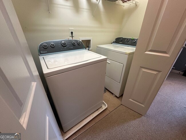 Building Photo - 6166 Holly Pk Ln SE