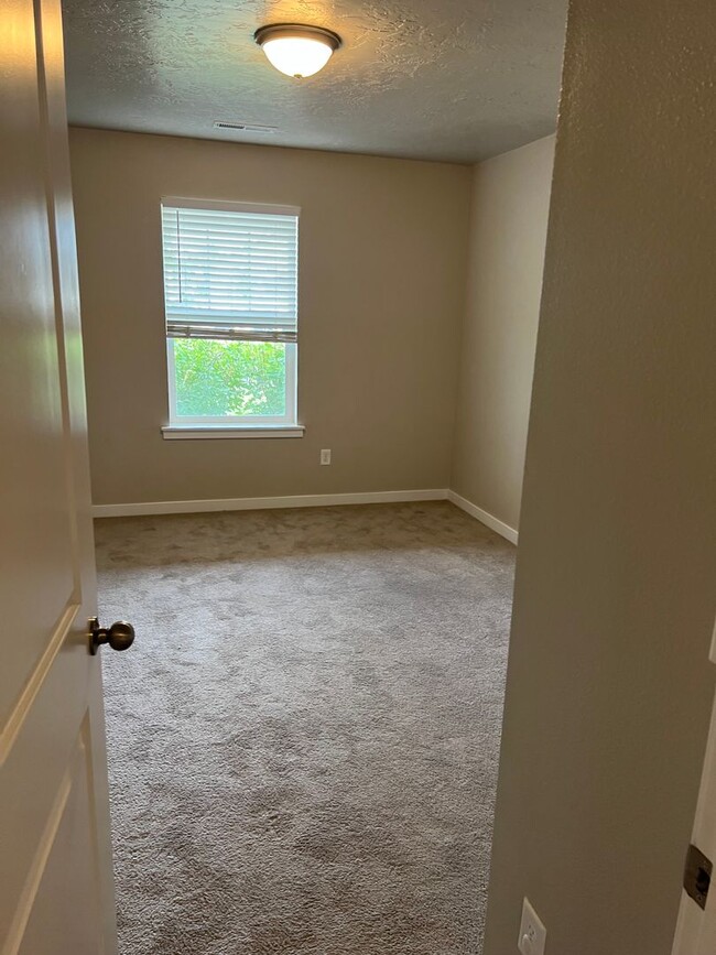 Building Photo - Kuna Kutie 3 bd, 2 bath in the Greyhawk Su...