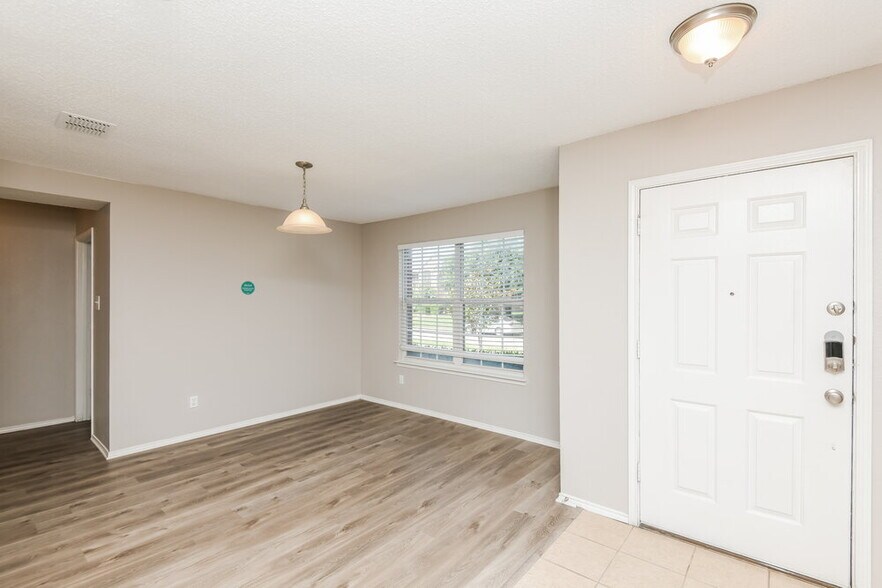 Building Photo - 1315 Rabbit Ridge