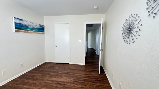 Building Photo - Beautiful home with POOL and spa located n...