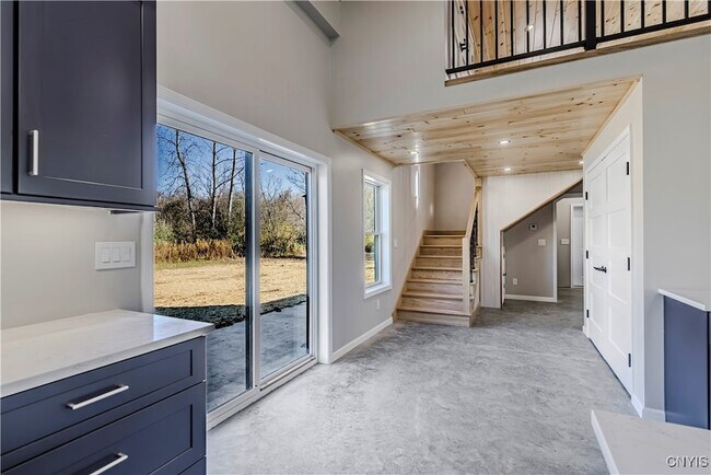 Building Photo - 118a Kirkland Ave