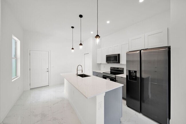 Building Photo - 4766 Nelson Dr