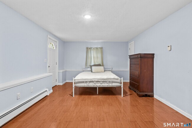 Building Photo - 92 Hilldale Rd