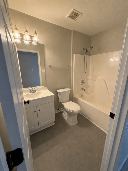 Primary Bathroom - 222 18th Ave SE