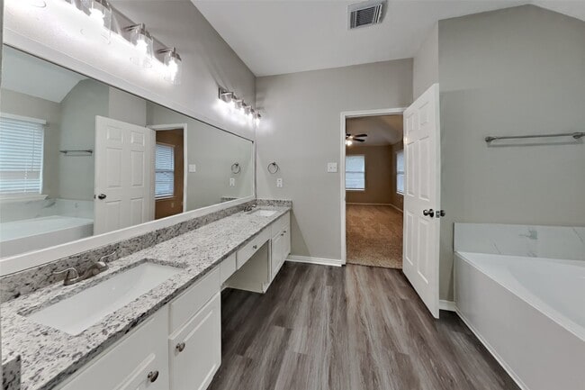 Building Photo - 20314 Savannah Bay Rd