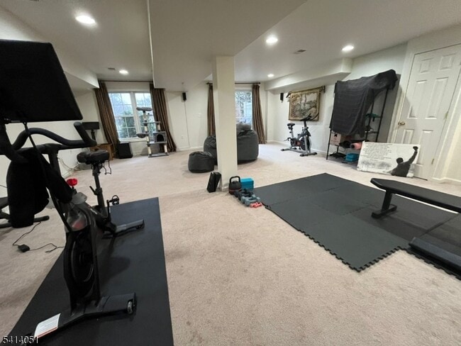 Building Photo - 18 Ashley Ct