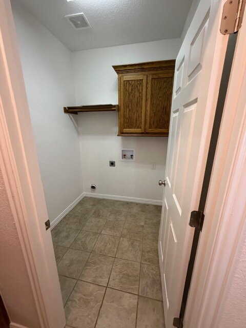 Building Photo - Former model home on corner lot is ready for move in!