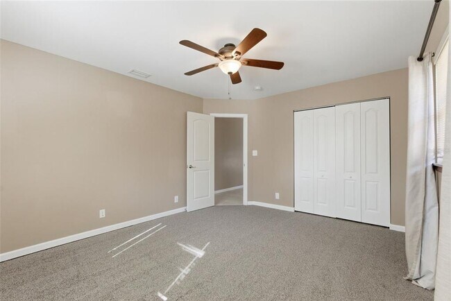 Building Photo - 5080 Oaklawn Ln