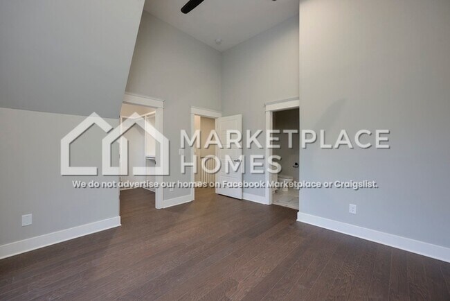 Building Photo - 1843 Meade Ave
