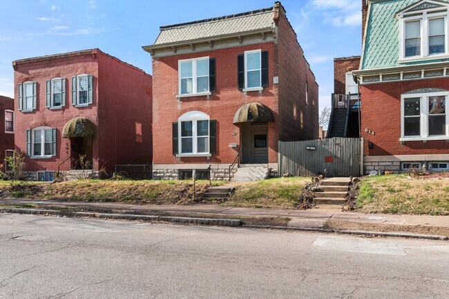 Building Photo - 612 Holly Hills Ave