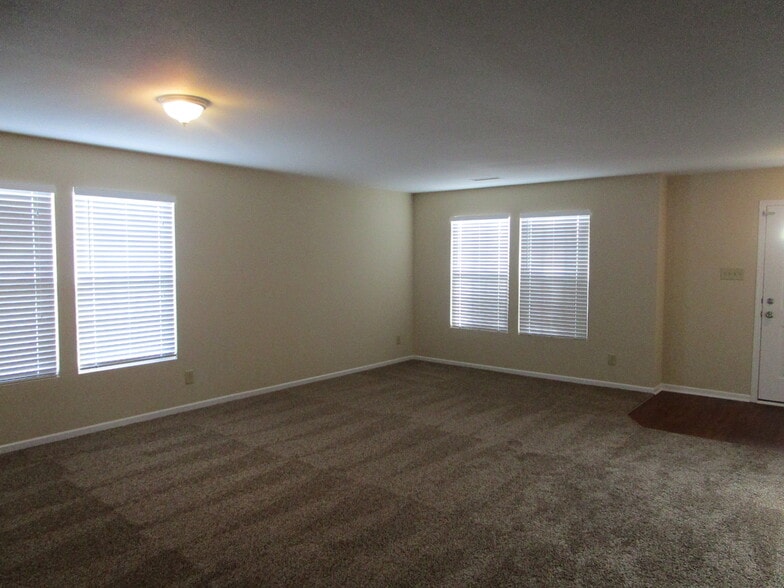 Building Photo - 2890 Sentiment Ln