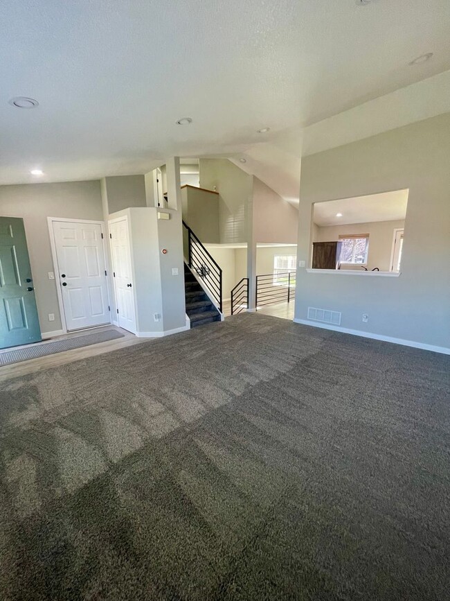 Building Photo - Lovley 3 bedroom home located in Steston H...