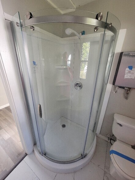 Building Photo - 410 Middlesex St