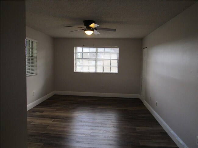 Building Photo - 5240 SW 121st Ave