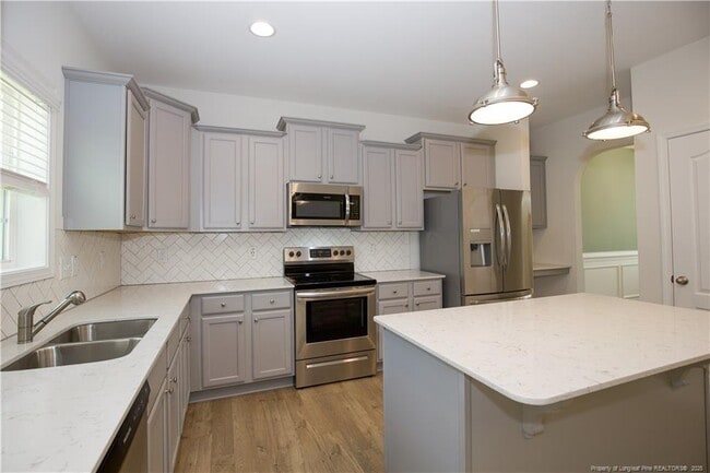 Building Photo - 1170 Camellia Dr