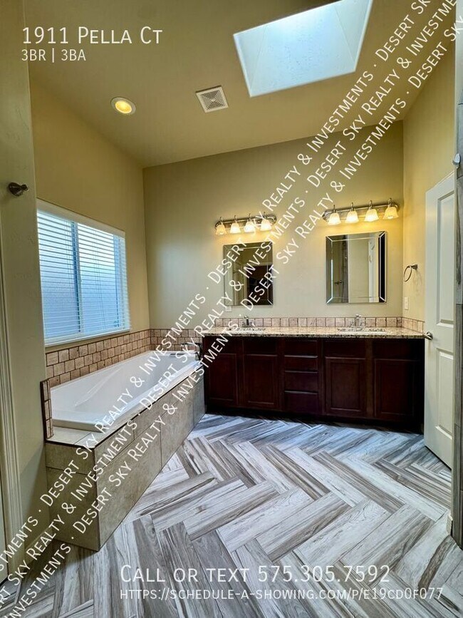 Building Photo - 1911 Pella Ct