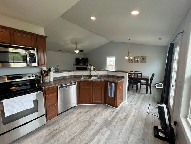 Building Photo - 102 Gobblers Way