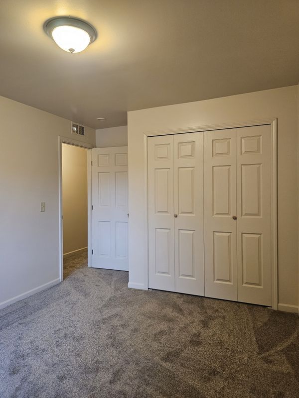 Building Photo - 29936 Utica Rd