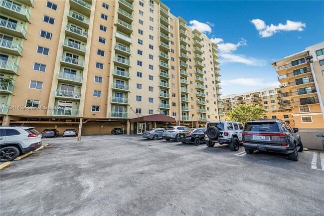 Building Photo - 3500 Coral Wy