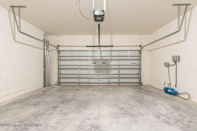 Building Photo - 1753 Farmhouse Rd SE