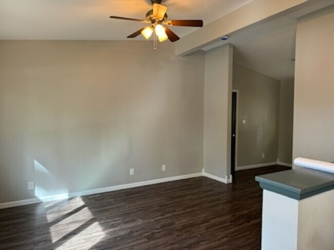 Building Photo - Schedule a Showing Today!!!