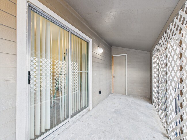 Building Photo - 12642 Ashford Meadow Dr