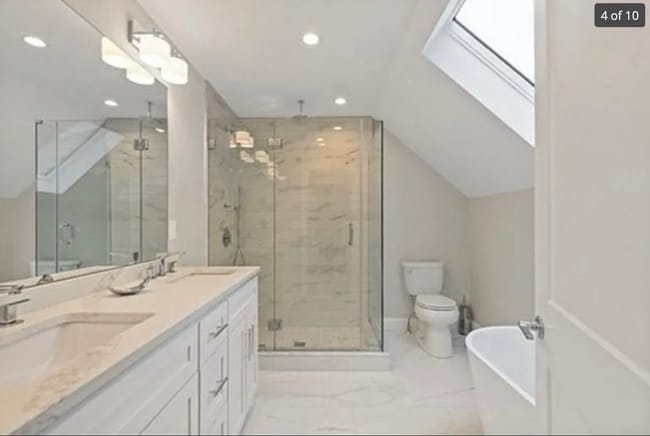 Building Photo - 113 White St