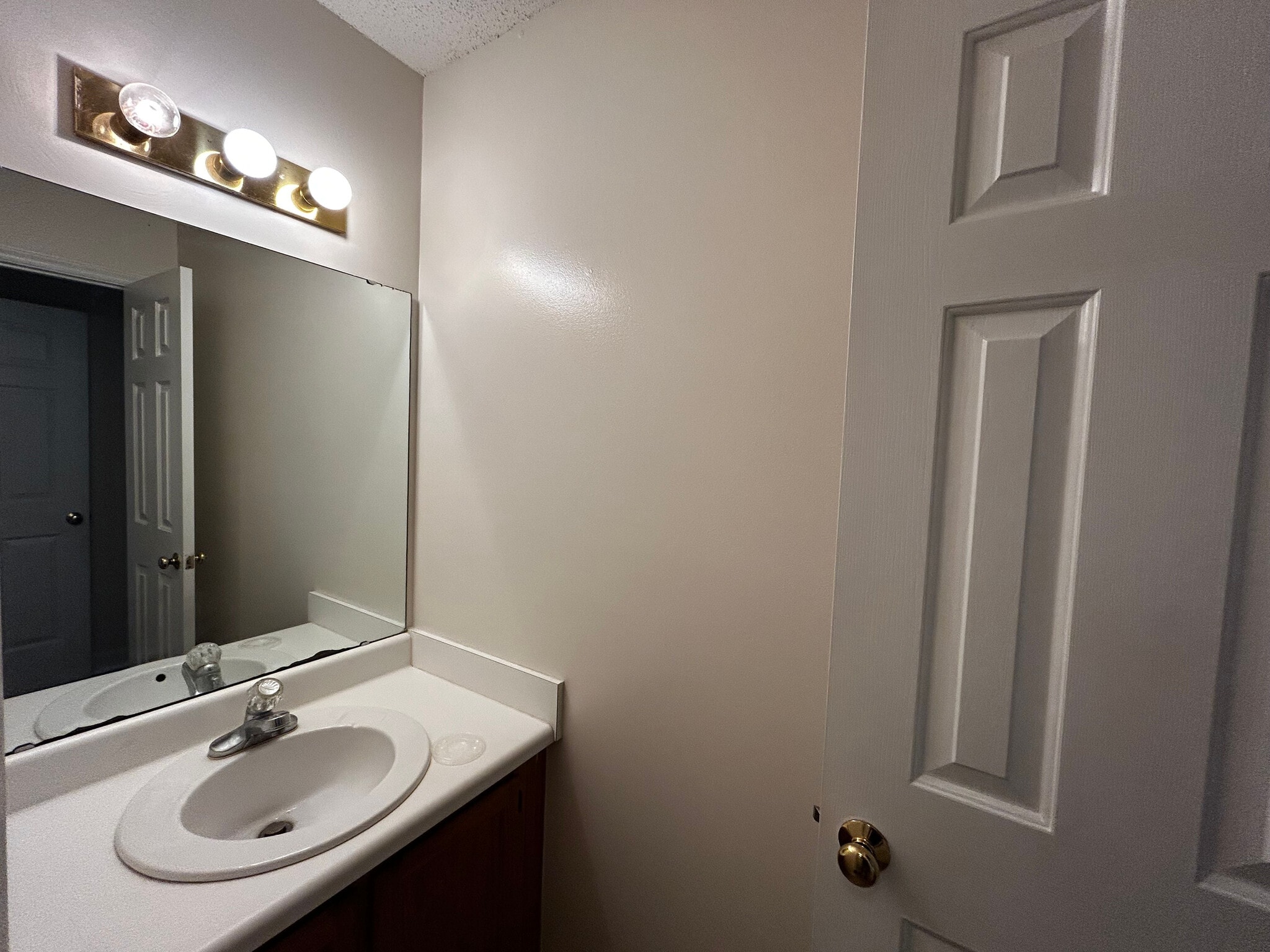 Building Photo - Room in Townhome on Oakland Hills Way