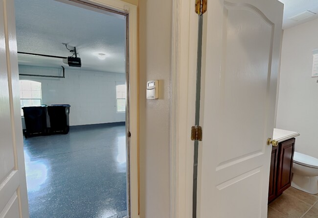 Building Photo - 14614 Cableshire Way