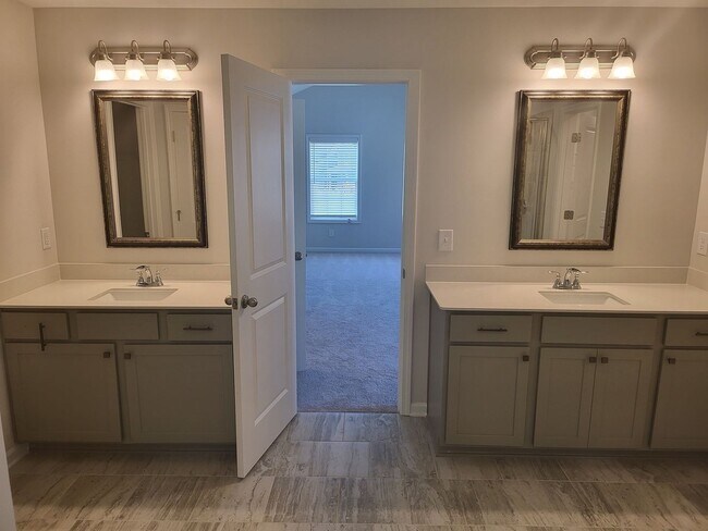 Building Photo - 505 Wymond Ct