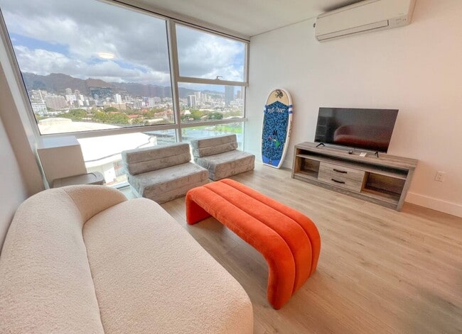 Building Photo - 909 Kapiolani Blvd