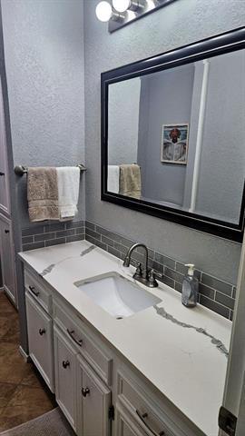 Building Photo - 2418 Helena Cir