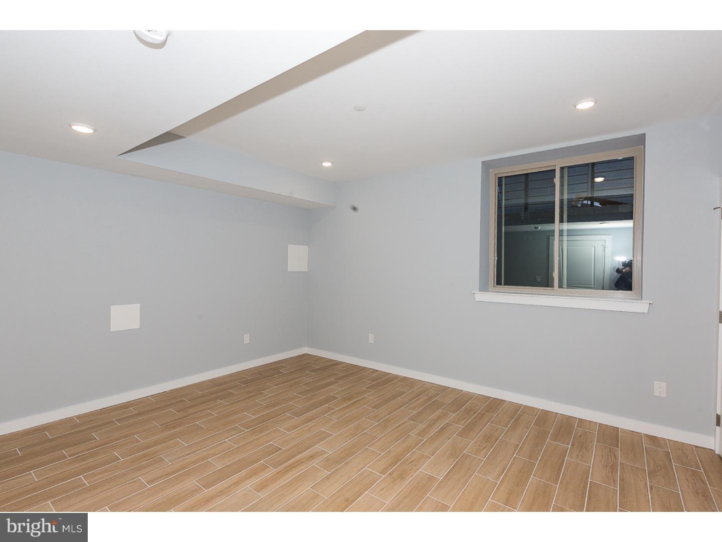Building Photo - 2015 S Hutchinson St