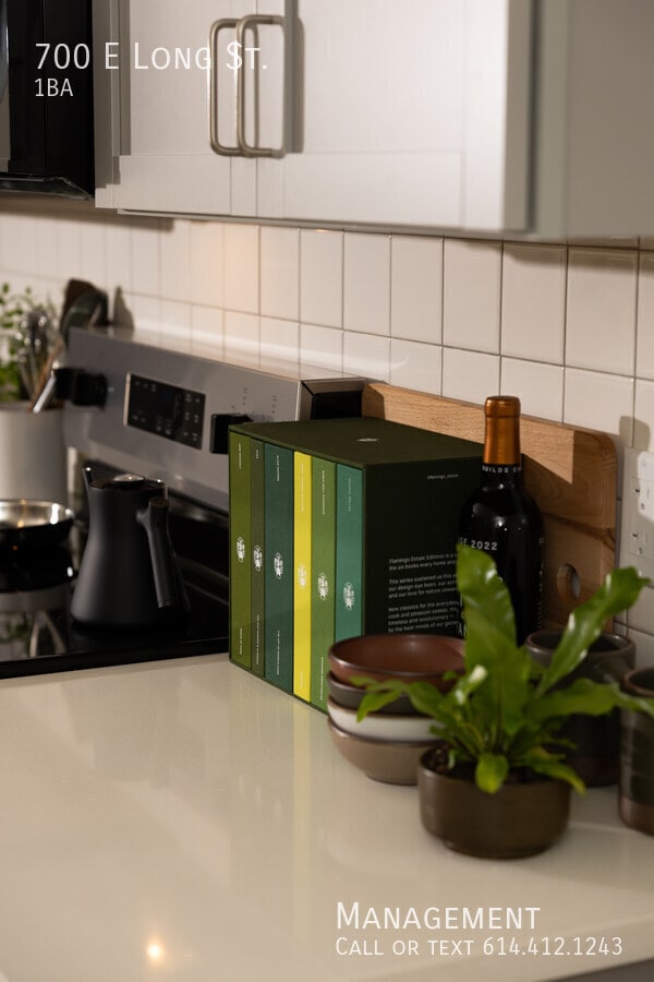 Building Photo - 700 E Long St