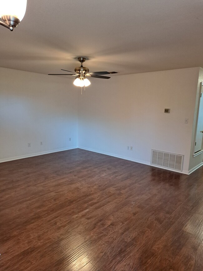 Building Photo - 109 Axis Deer Trail