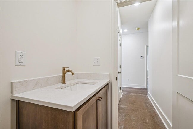 Building Photo - 3556 Carnes Ave