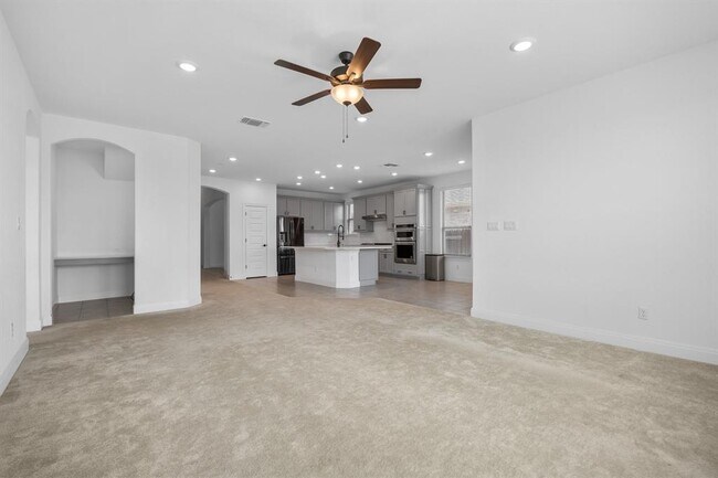 Building Photo - 22212 Coyote Cave Trl