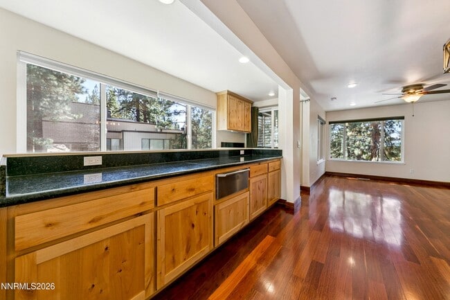 Building Photo - 215 Clubhouse Cir