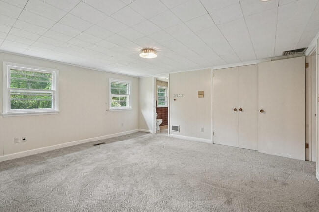 Building Photo - 18 Dorison Dr