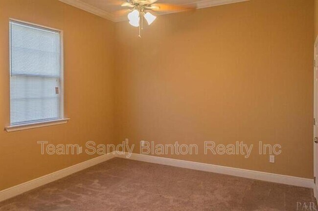 Building Photo - 542 S 72nd Ave