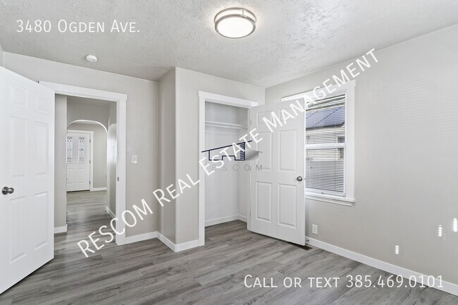 Building Photo - 3480 Ogden Ave