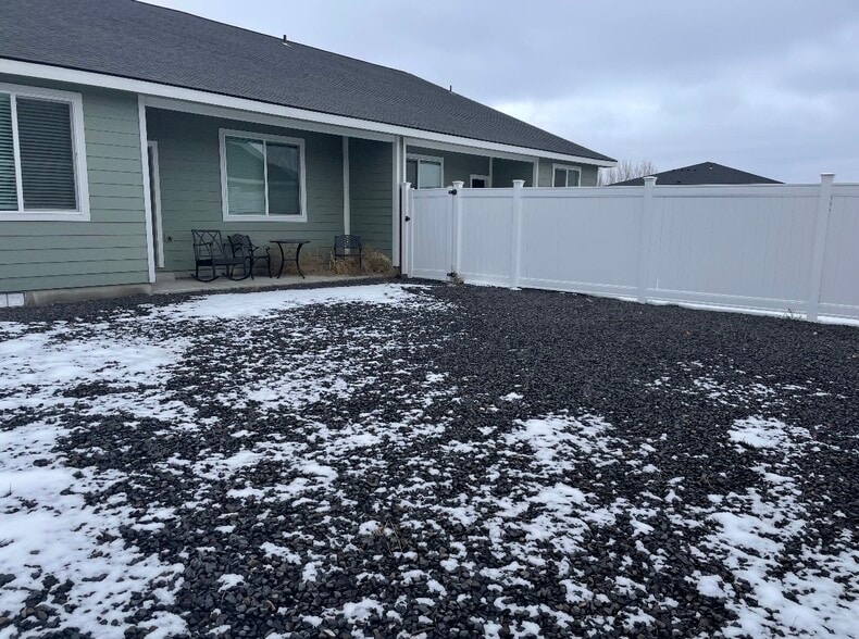 Building Photo - 4075 Quinn Dr NE