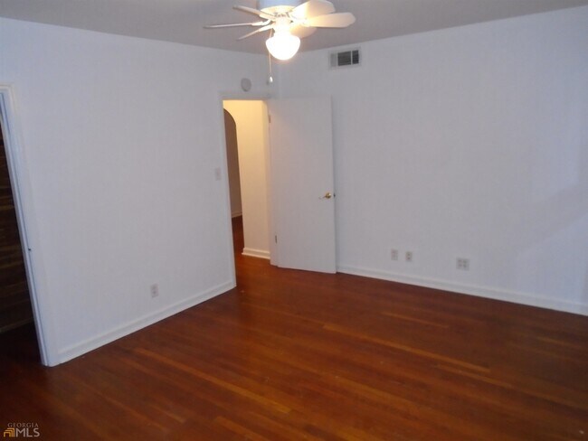 Building Photo - 1365 Scott Blvd