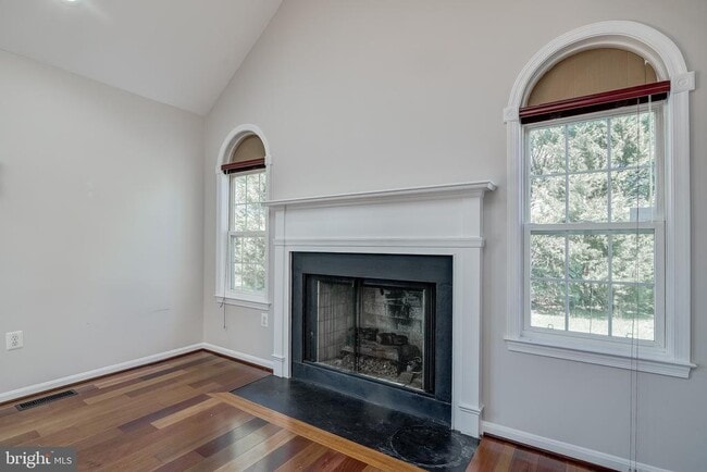 Building Photo - 19900 Belle Chase Dr