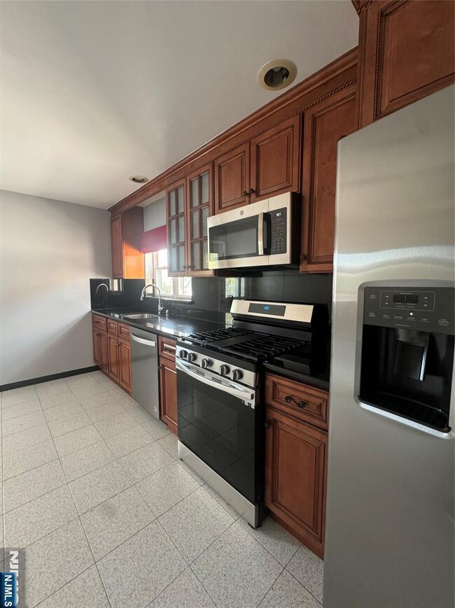 Building Photo - 376 Greenmount Ave